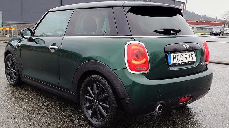 Begagnad Mini Cooper Chili 136 HK (100 kW) 2016 British racing green Halvkombi