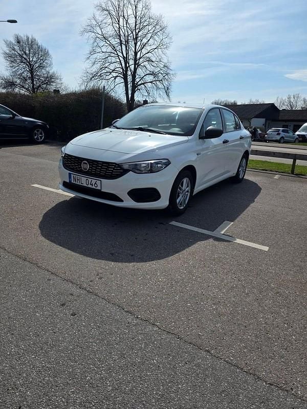 Begagnad Fiat Tipo 95 HK (69 kW) 2016 Sedan