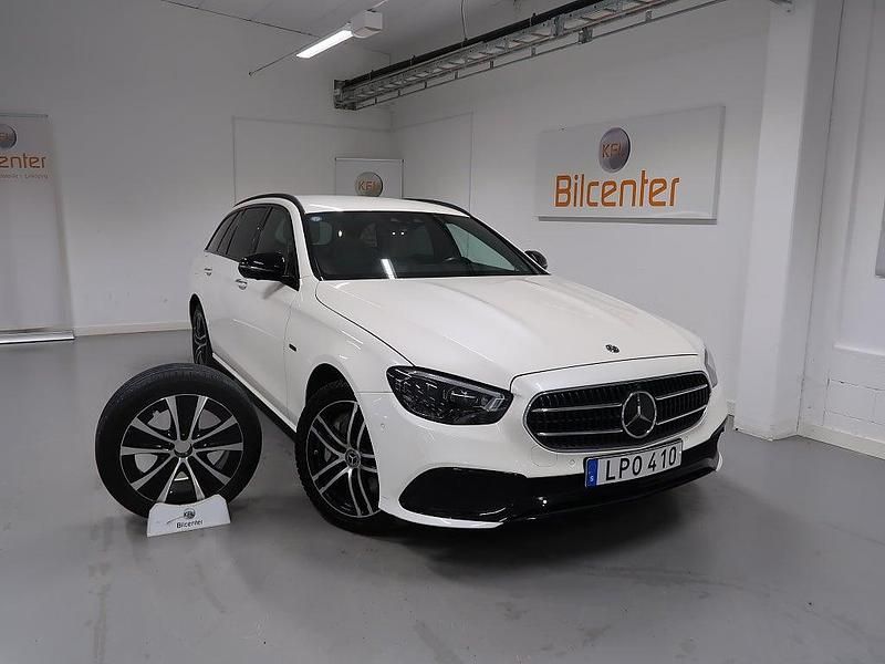 Vit Begagnad 2020 Mercedes E300 Kombi | 369 900 kr (Marknadspris) - Bild 1/3
