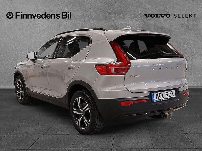 Begagnad Volvo XC40 Plus 200 HK (147 kW) 2023 Silver SUV