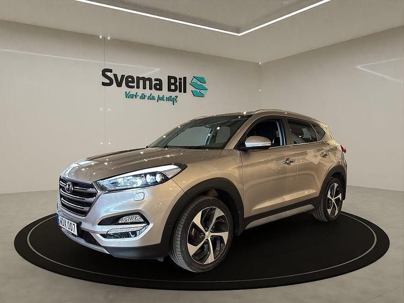White sand metallic Begagnad 2018 Hyundai Tucson Edition SUV | 224 900 kr (Marknadspris) - Bild 1/4