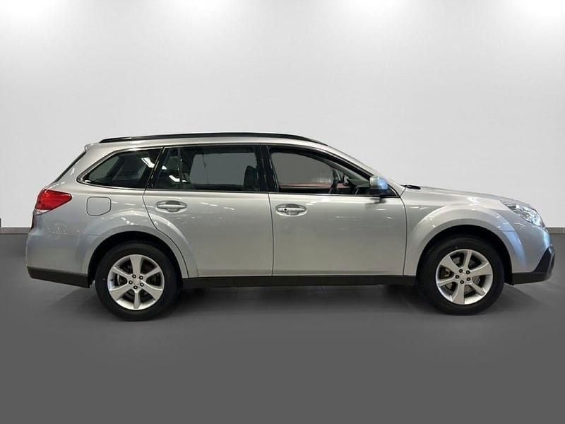 Begagnad Subaru Outback 150 HK (110 kW) 2014 Silver Kombi