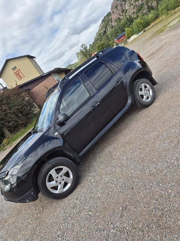 Svart Begagnad 2017 Dacia Duster SUV | 70 000 kr (Bra pris) - Bild 1/4