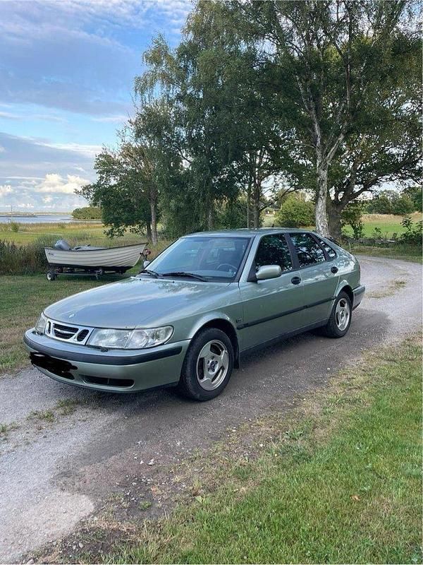 Grön Begagnad 2002 Saab 9-3 Halvkombi | 10 000 kr (Bra pris) - Bild 1/4