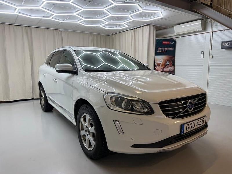 Begagnad Volvo XC60 Standard 190 HK (139 kW) 2017 Vit SUV