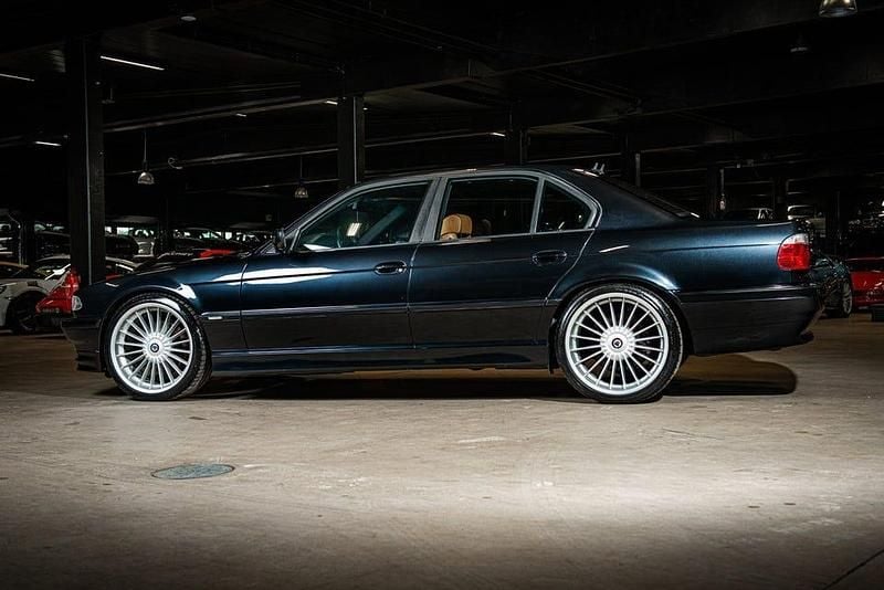 Begagnad BMW 750 M Sport 326 HK (239 kW) 2001 Svart Sedan