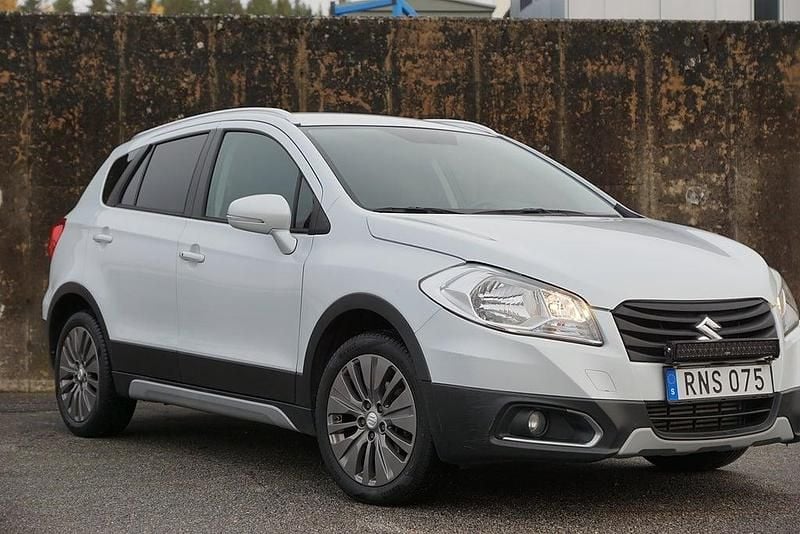 Begagnad Suzuki SX4 120 HK (88 kW) 2015 Vit Kombi