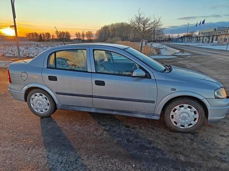 Begagnad Opel Astra 101 HK (74 kW) 2003 Sedan