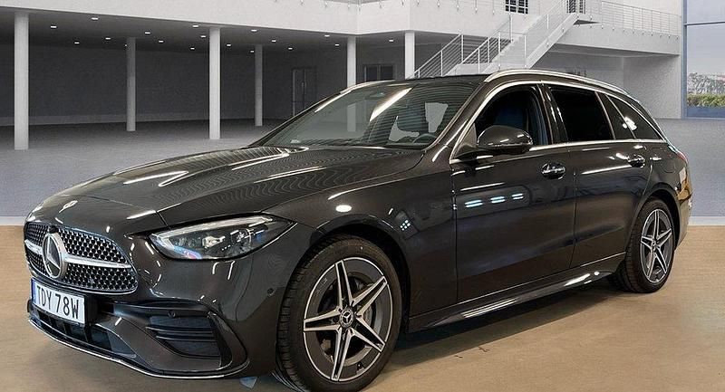 Grå Begagnad 2023 Mercedes C300e AMG line Kombi | 549 000 kr (Dyr) - Bild 1/4