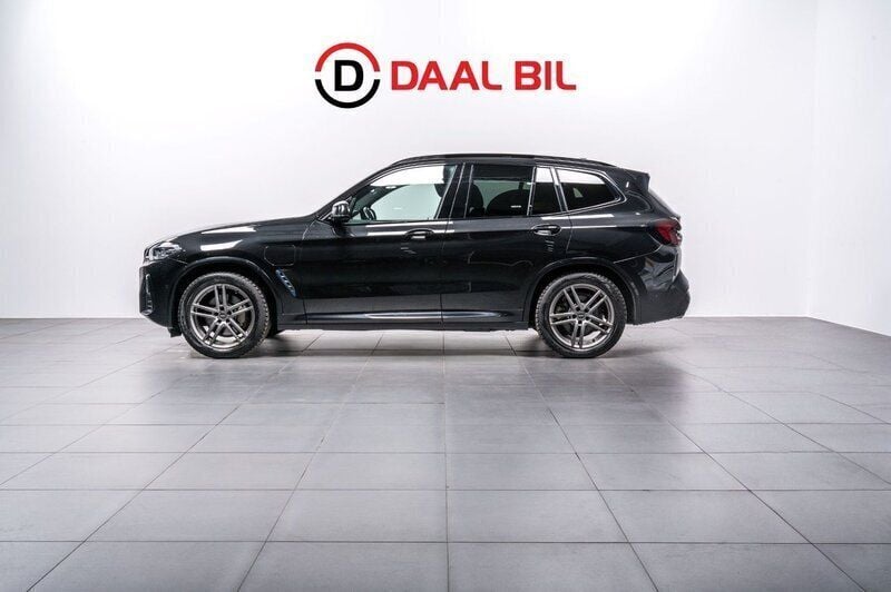 Svart Begagnad 2021 BMW X3 M Sport SUV | 419 700 kr (Marknadspris) - Bild 1/4
