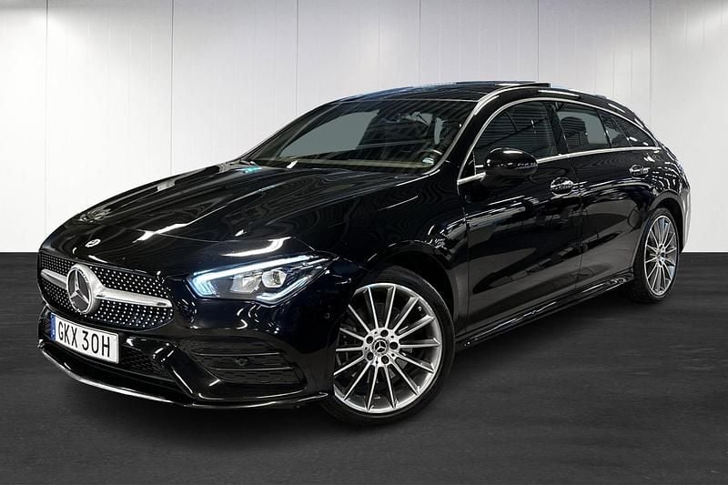 Svart (black) Begagnad 2023 Mercedes CLA250e Shooting Brake AMG line Kombi | 359 900 kr (Lite dyr) - Bild 1/4