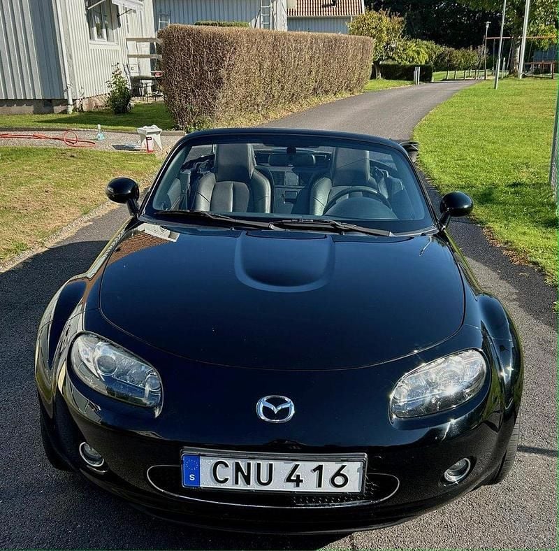 Svart Begagnad 2008 Mazda MX5 Cab | 120 000 kr (Marknadspris) - Bild 1/4