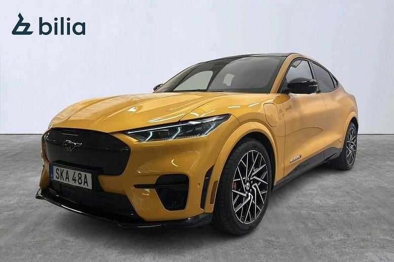 Orange Begagnad 2021 Ford Mustang Mach-E GT SUV | 369 900 kr - Bild 1/4