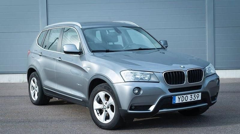 Grå Begagnad 2011 BMW X3 SUV | 99 000 kr (Bra pris) - Bild 1/4