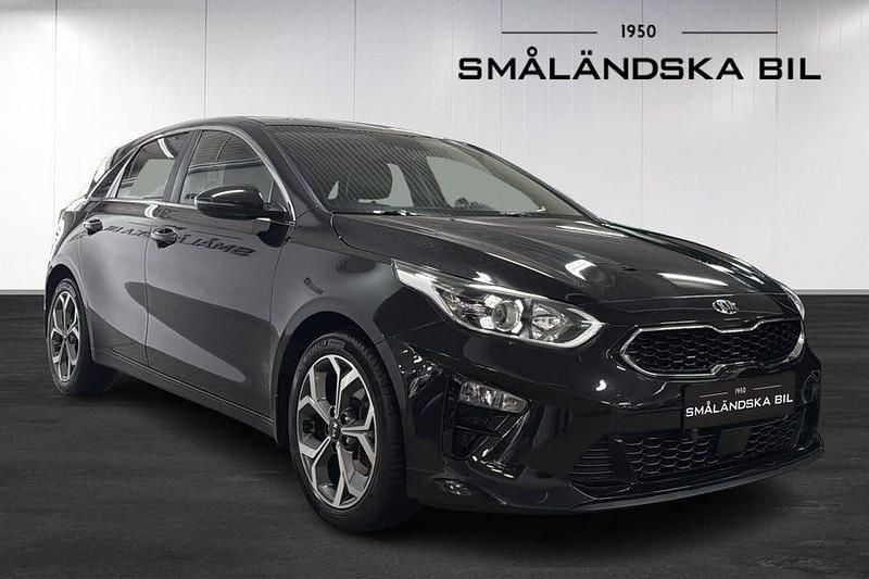 Begagnad Kia Ceed Advance 160 HK (117 kW) 2021 Svart Halvkombi