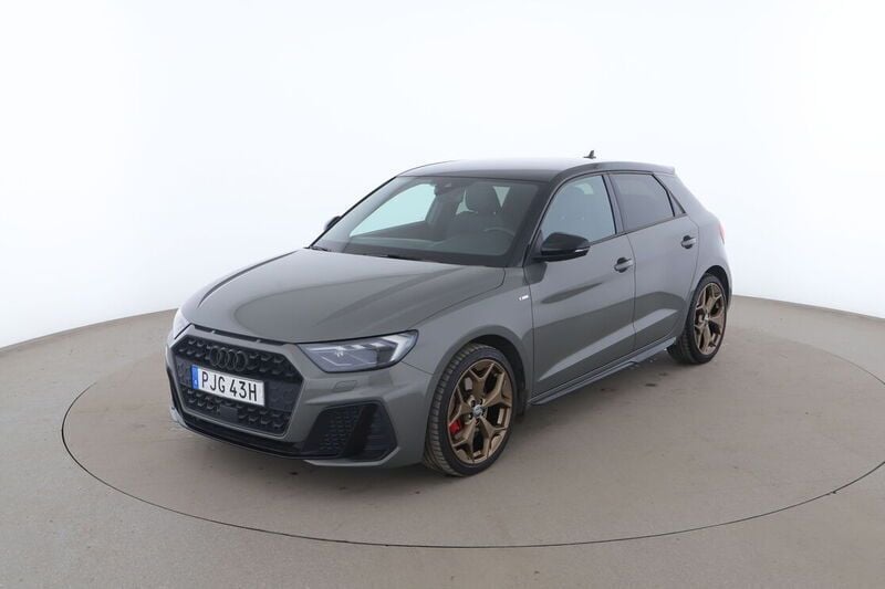 Grå Begagnad 2019 Audi A1 S-Line Halvkombi | 236 000 kr - Bild 1/4