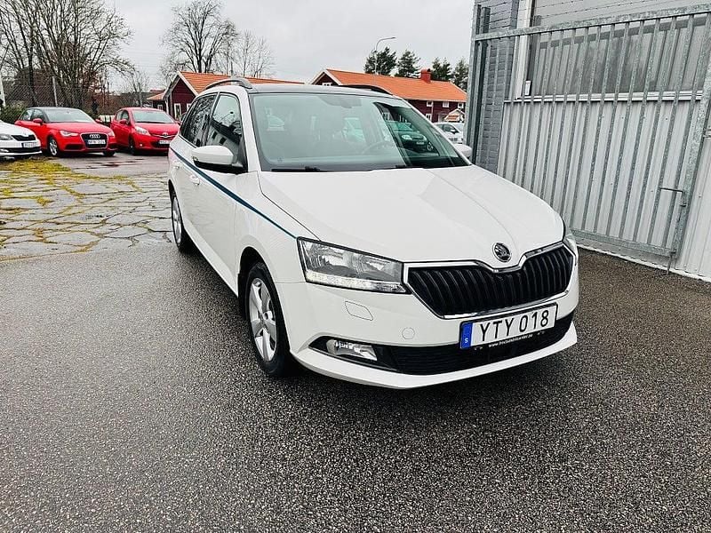 Vit Begagnad 2018 Skoda Fabia Style Kombi | 129 900 kr (Marknadspris) - Bild 1/4
