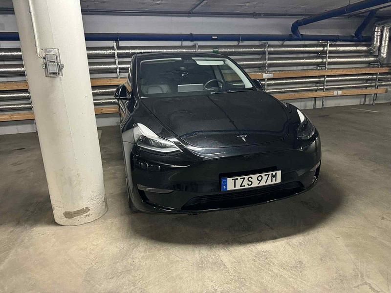 Svart Begagnad 2022 Tesla Model Y Long Range AWD SUV | 350 000 kr (Superpris) - Bild 1/2