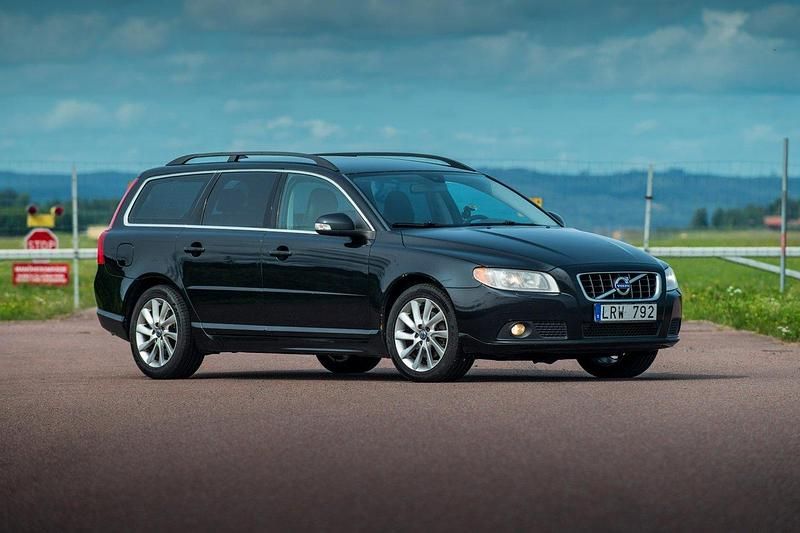 Svart Begagnad 2011 Volvo V70 Momentum Kombi | 58 000 kr (Bra pris) - Bild 1/4