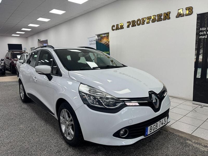 Vit Begagnad 2016 Renault Clio GrandTour Expression Kombi | 84 900 kr (Marknadspris) - Bild 1/4