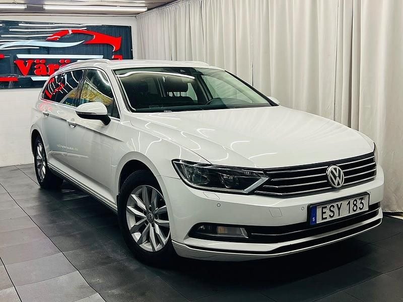 Vit Begagnad 2015 VW Passat Kombi | 124 900 kr (Marknadspris) - Bild 1/4