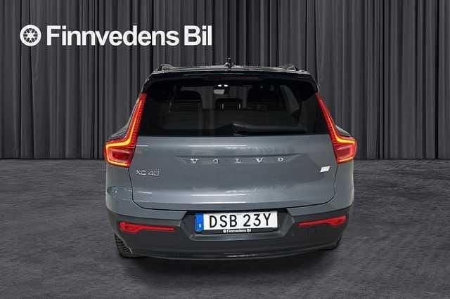 Begagnad Volvo XC40 Core 175 kW (238 HK) 2022 Grå SUV