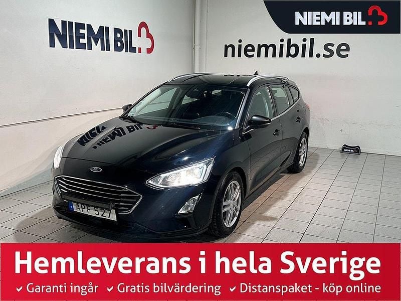 Svart Begagnad 2018 Ford Focus Titanium Kombi | 109 900 kr (Marknadspris) - Bild 1/3