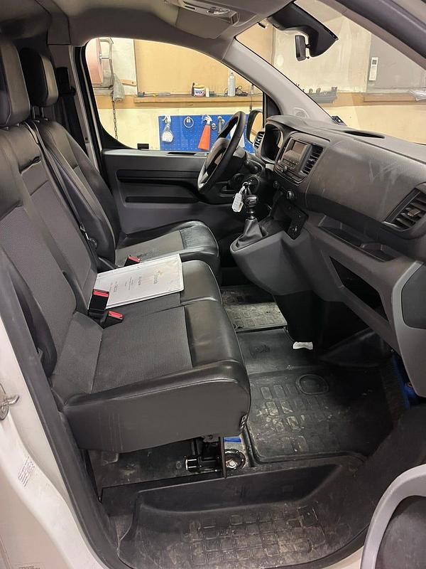 Begagnad Peugeot Expert 122 HK (89 kW) 2019 Van