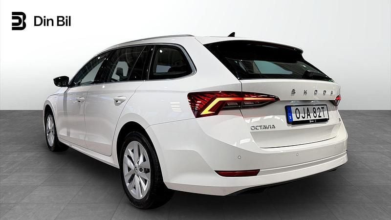 Begagnad Skoda Octavia 2024 Vit Kombi