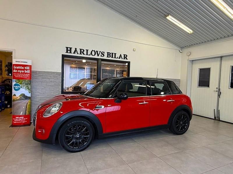 Begagnad Mini Cooper Pepper 136 HK (100 kW) 2018 Röd Halvkombi