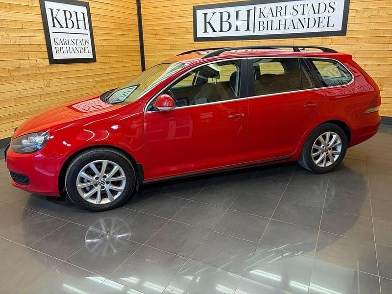 Begagnad VW Golf VII 105 HK (77 kW) 2013 Röd Kombi