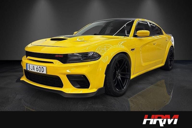 Gul Begagnad 2017 Dodge Charger Sedan | 429 900 kr (Bra pris) - Bild 1/4
