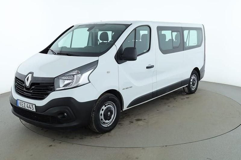 Vit Begagnad 2016 Renault Trafic Minibuss | 163 000 kr (Lite dyr) - Bild 1/4