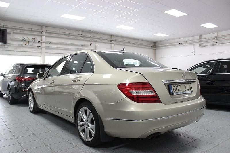 Begagnad Mercedes C180 Avantgarde 156 HK (114 kW) 2011 Ljusbrun Sedan