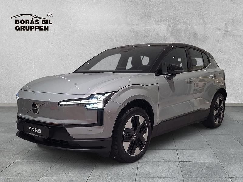 Grå Ny 2025 Volvo EX30 Plus SUV | 445 000 kr (Superpris) - Bild 1/4