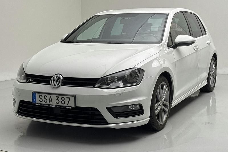 Vit Begagnad 2017 VW Golf VII R-line | 139 900 kr (Marknadspris) - Bild 1/4