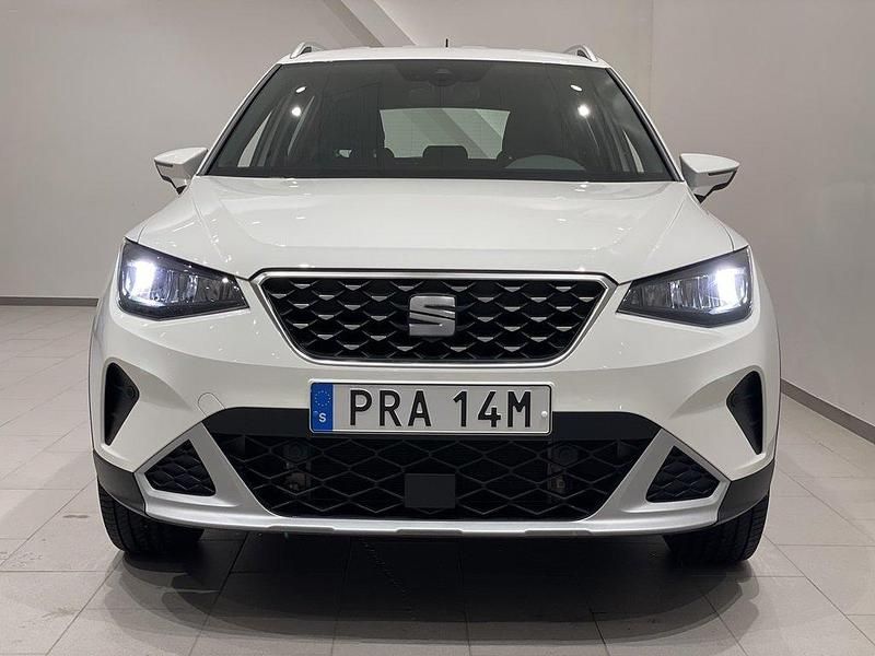 Vit (candy white) Begagnad 2023 Seat Arona Xperience SUV | 204 900 kr (Marknadspris) - Bild 1/4