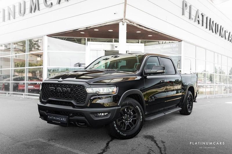 Svart (black crystal) Ny 2025 Dodge Ram Pickup | 1 098 000 kr (Superpris) - Bild 1/4