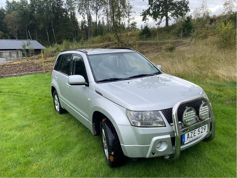 Silver Begagnad 2006 Suzuki Grand Vitara SUV | 25 000 kr (Superpris) - Bild 1/4