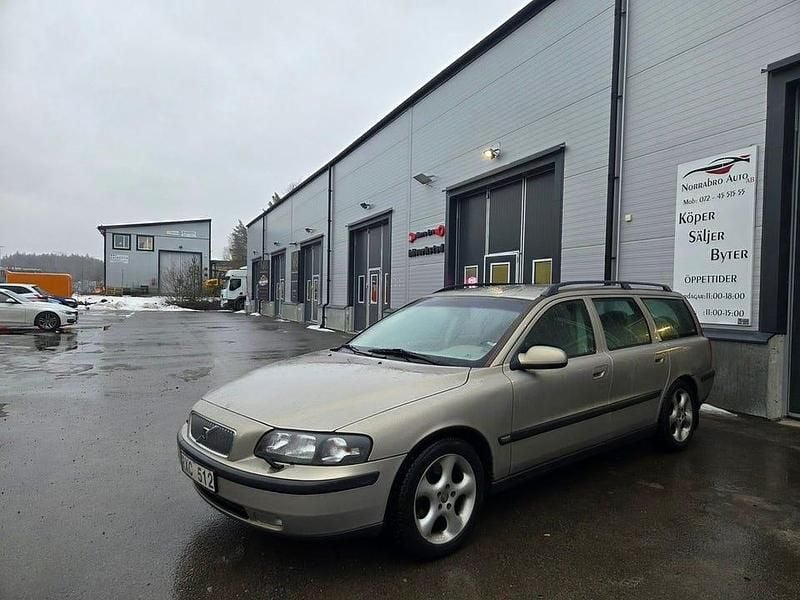 Begagnad Volvo V70 200 HK (147 kW) 2000 Ljusbrun Kombi