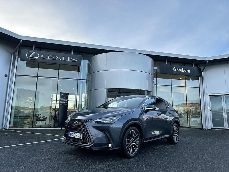 Grå Begagnad 2022 Lexus NX350h Luxury Line SUV | 449 000 kr (Bra pris) - Bild 1/4
