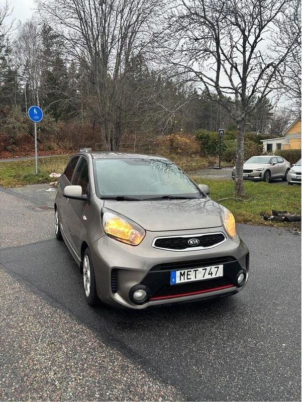 Grå Begagnad 2016 Kia Picanto Halvkombi | 85 000 kr (Marknadspris) - Bild 1/4