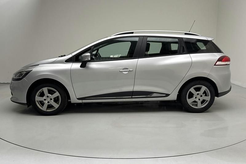 Begagnad Renault Clio IV Dynamique 90 HK (66 kW) 2015 Silver Kombi