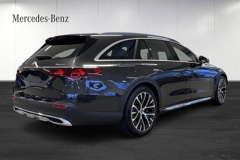 Begagnad Mercedes E300 Avantgarde 313 HK (230 kW) 2024 Grå Kombi