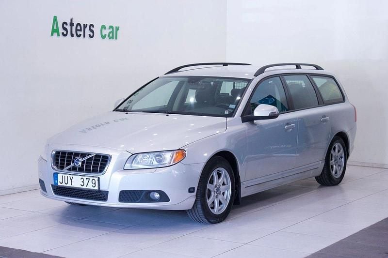 Ljusgrå (grå) Begagnad 2010 Volvo V70 Momentum Kombi | 59 900 kr (Superpris) - Bild 1/4