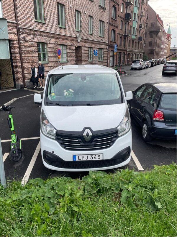 Vit Begagnad 2017 Renault Trafic Van | 170 000 kr (Dyr) - Bild 1/4