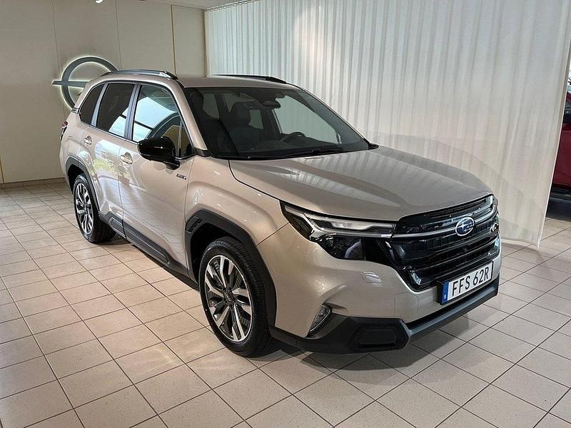 Brun Ny 2024 Subaru Forester SUV | 463 400 kr (Marknadspris) - Bild 1/4