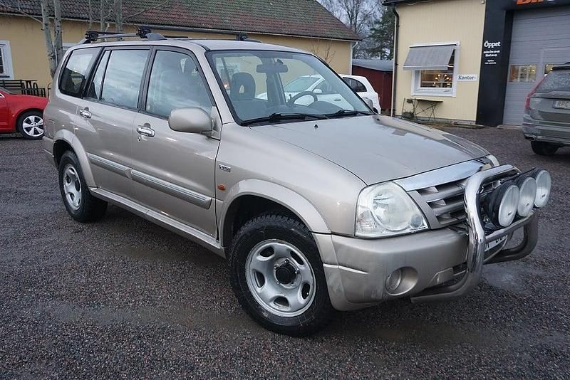 Brun Begagnad 2004 Suzuki Grand Vitara SUV | 49 900 kr (Bra pris) - Bild 1/4