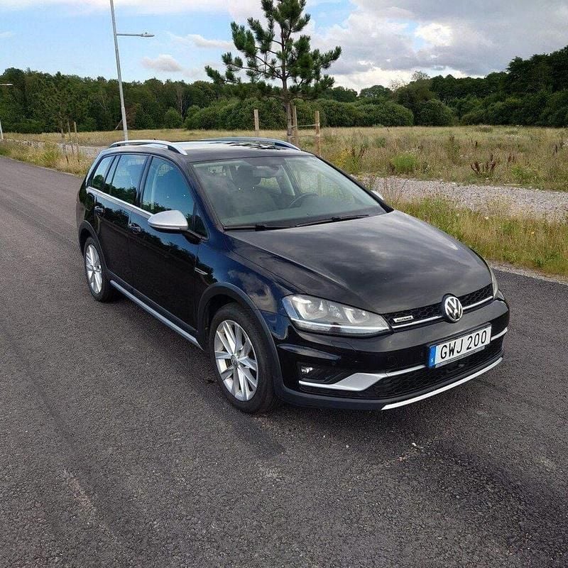 Svart Begagnad 2016 VW Golf Alltrack Kombi | 135 000 kr (Bra pris) - Bild 1/4