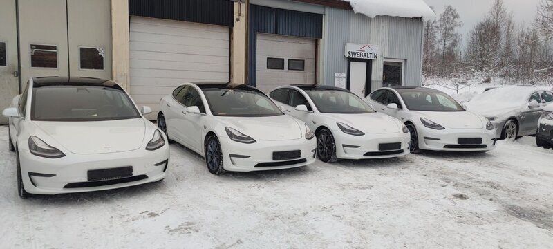 Begagnad 2020 Tesla Model 3 Long Range Sedan | 299 000 kr - Bild 1/4